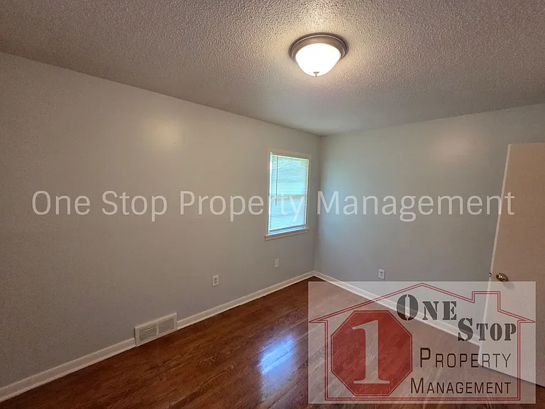509 SE Browning Ave — Photo 10