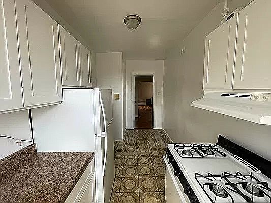 2nd image of 221 Seaman Ave #E13