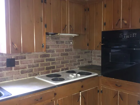 15 2nd St #15A, Presque Isle, ME 04769