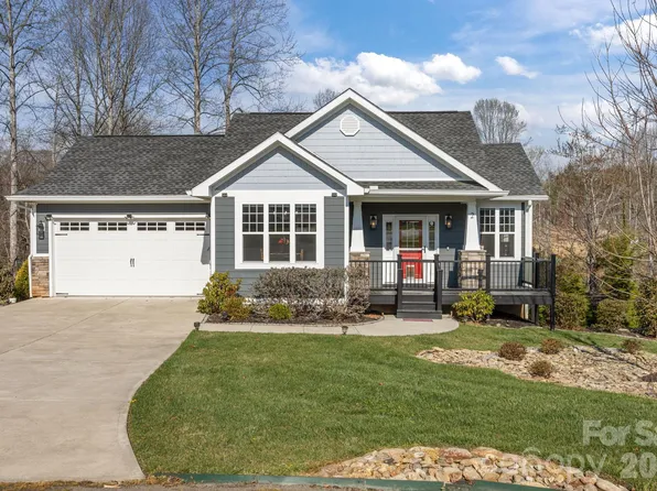 2 Wood Path Ln, Arden, NC 28704