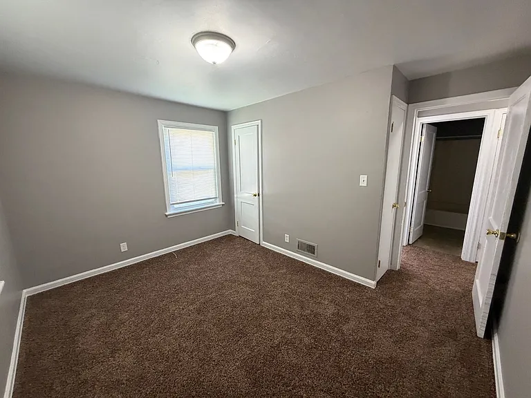 4705 S Anthony Blvd — Photo 8