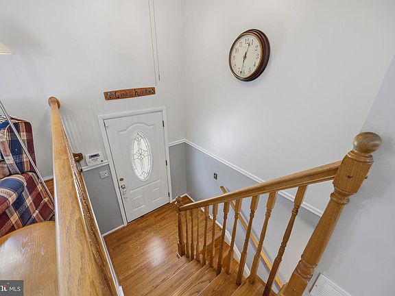 4th image of 758 208th St