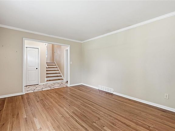 4th image of 10930 Lydia Ave