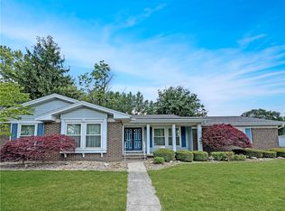 416 Crescent Dr, Mattoon, IL 61938