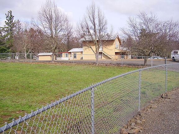 2nd image of 176 Ironwood Dr