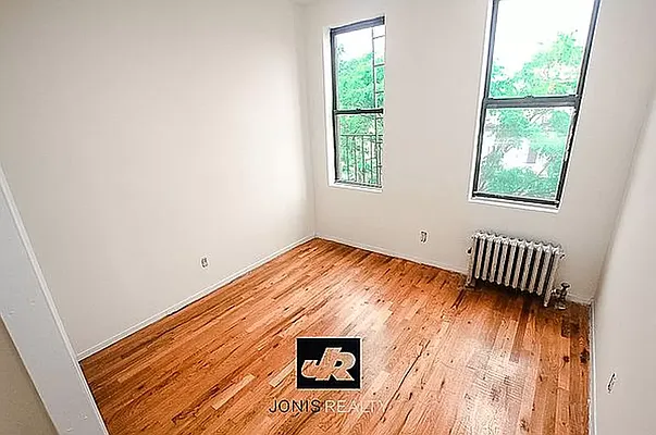 Rented by Jonis Realty | media 2