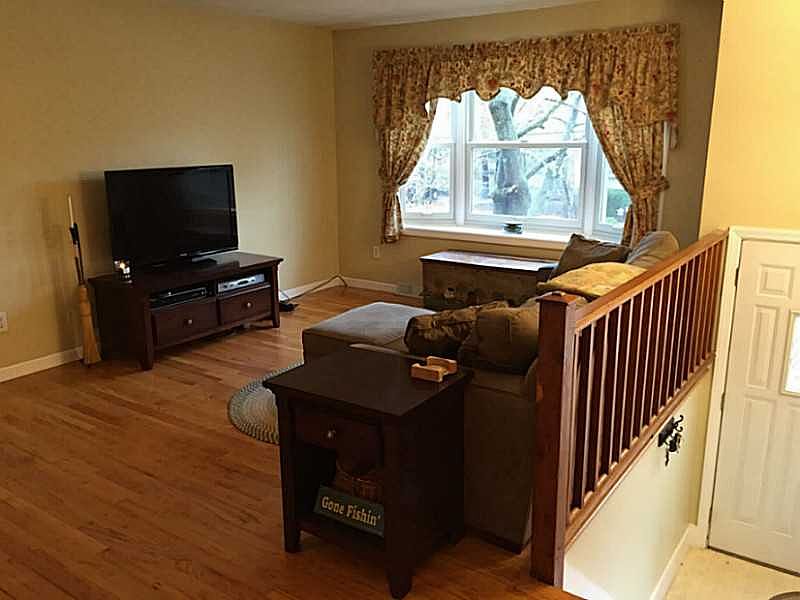 1st image of 14 Trafford Park Dr