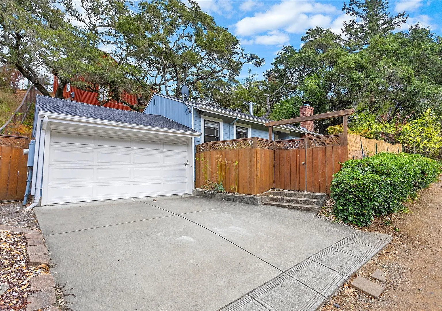6172 Moraga Ave - 2 bedroom | 1 bath | Single family home — Photo 2