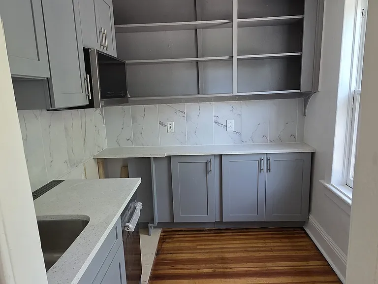 306 Hudson Ave #2F — Photo 6