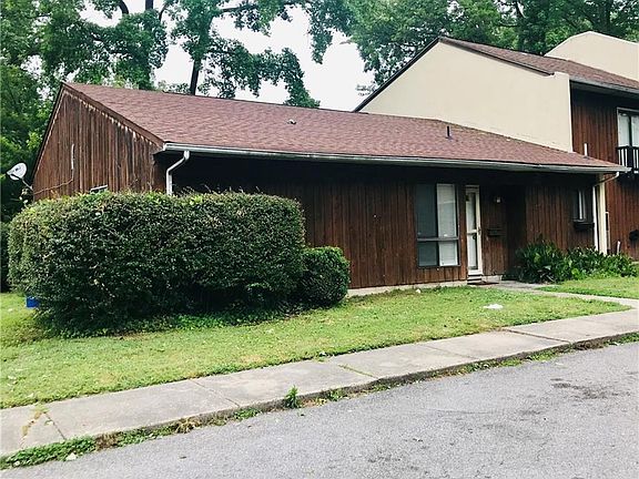 3rd image of 1463 E Tanners Creek Dr