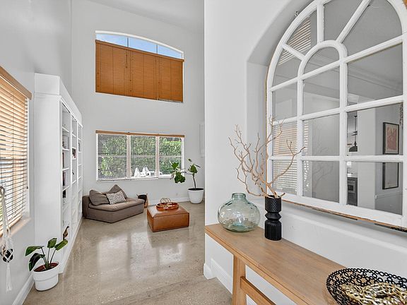 2nd image of 6809 Finamore Circle