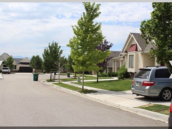 3rd image of 4414 N Briar Wood Ln