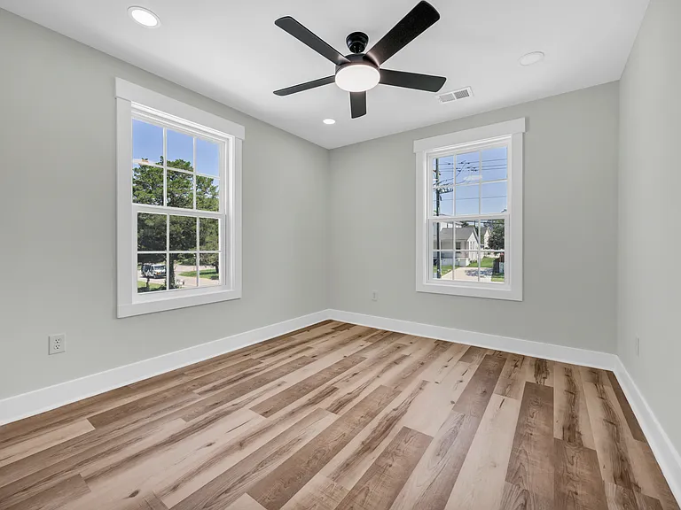 1158 Olympia Ave — Photo 24