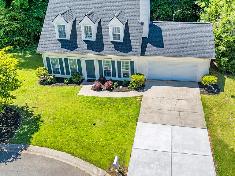 316 Preston Chase Dr — Photo 2