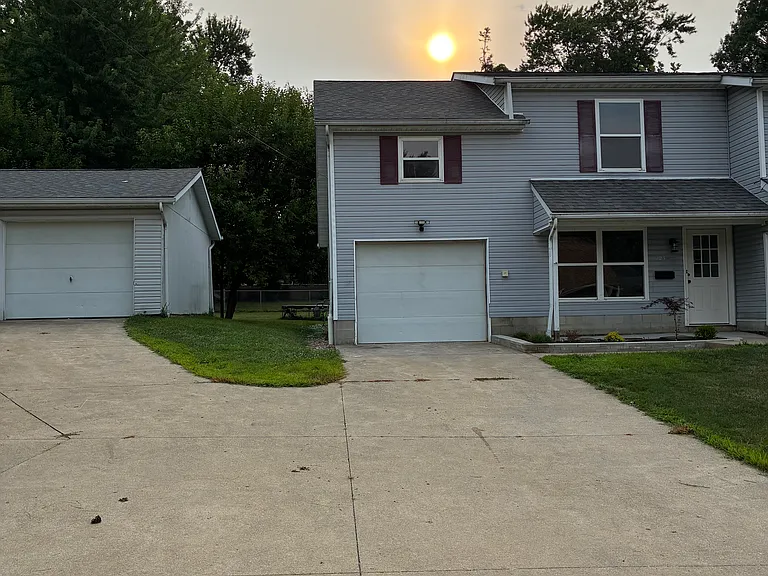 223 N Harmony St — Photo 1