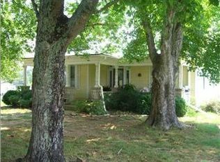 1239 Lofton Ln, Chickamauga, GA 30707