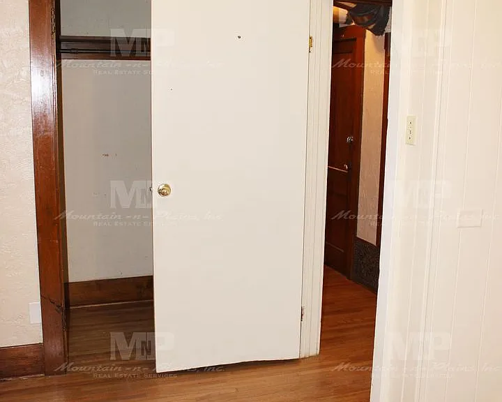 322 1/2 W Laurel St — Photo 12