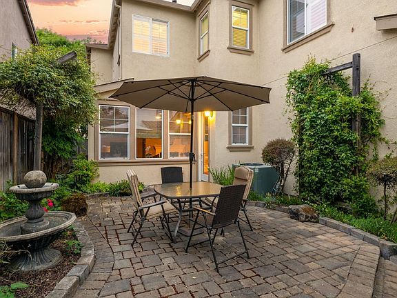 3rd image of 2242 Nectarine Drive