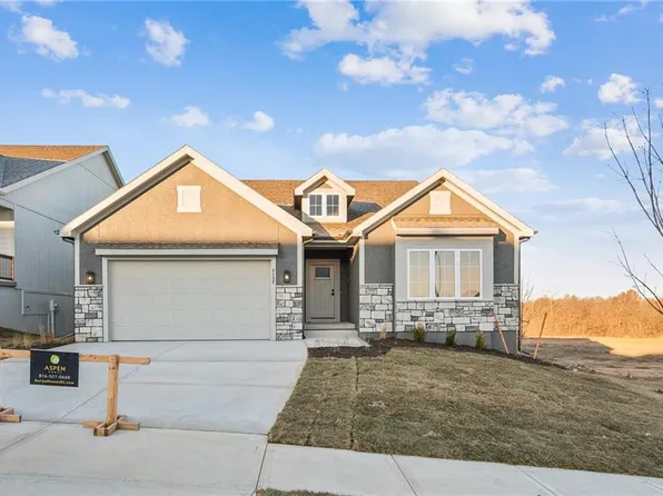 2152 Black Walnut Dr, Liberty, MO 66085