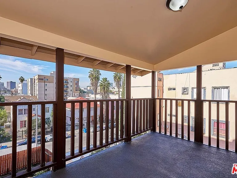 826 S Park View St #3 — Photo 9