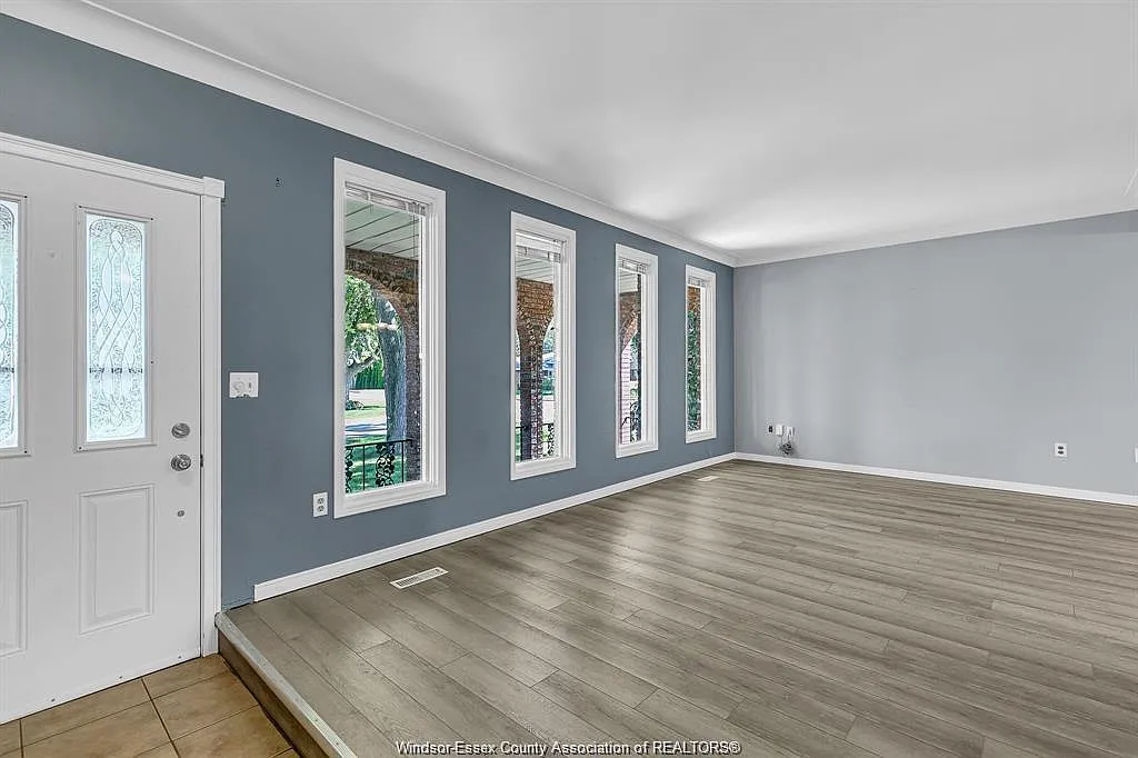4 bed, $2,950 — Photo 4