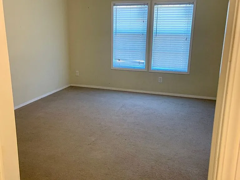 1623 Clifford Meeks Rd — Photo 5