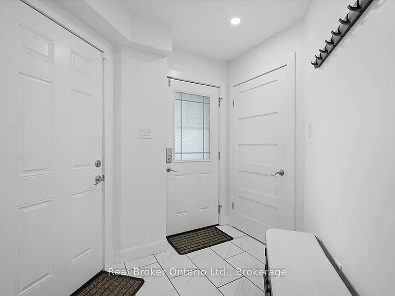 54 Laughland Ln — Photo 5