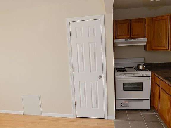 3rd image of 8412 Beach Channel Dr #2