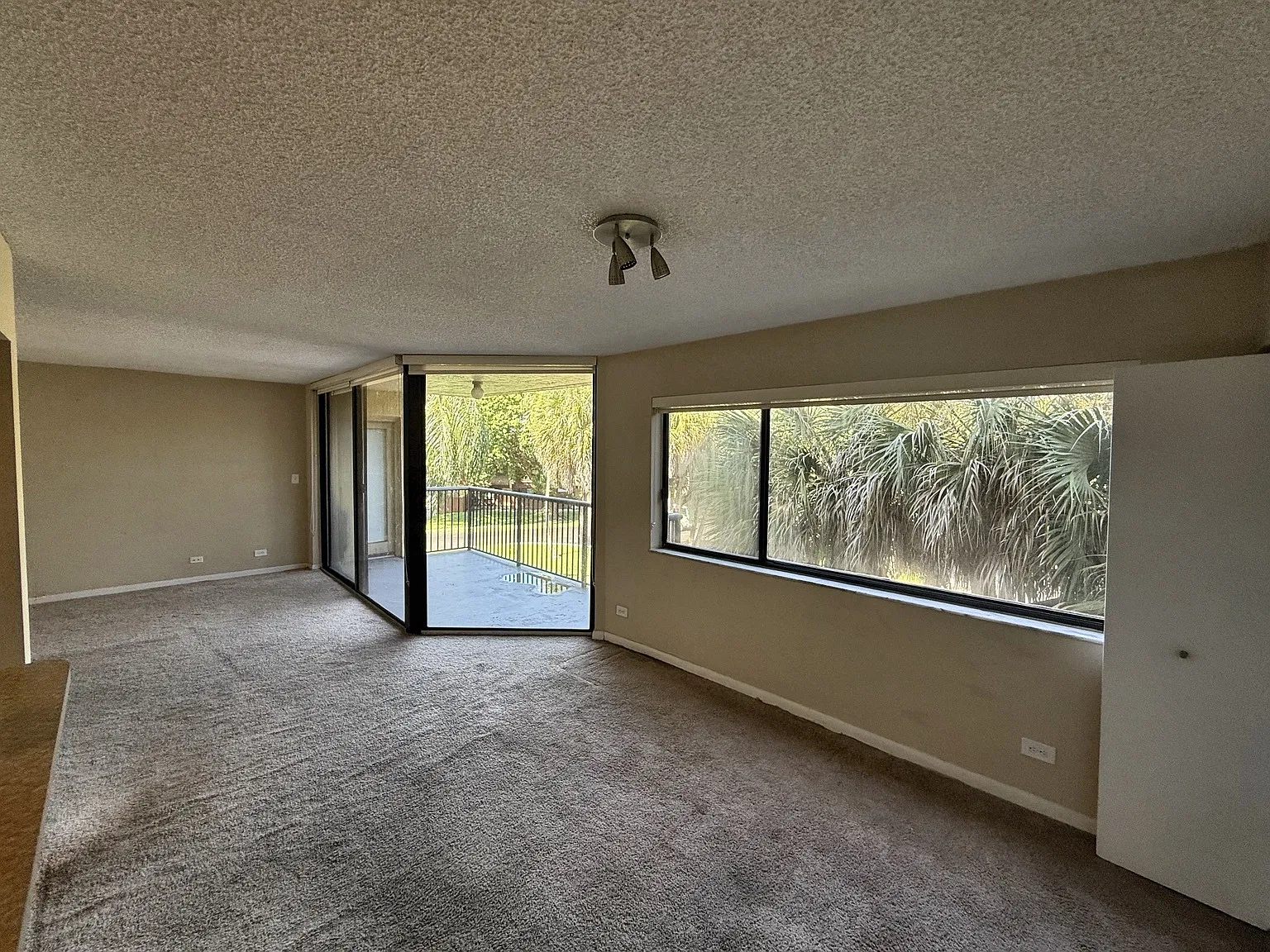 2 bed, 1330 sqft, $2,300 — Photo 3
