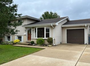 701 W Wrightwood Ave, Addison, IL 60101