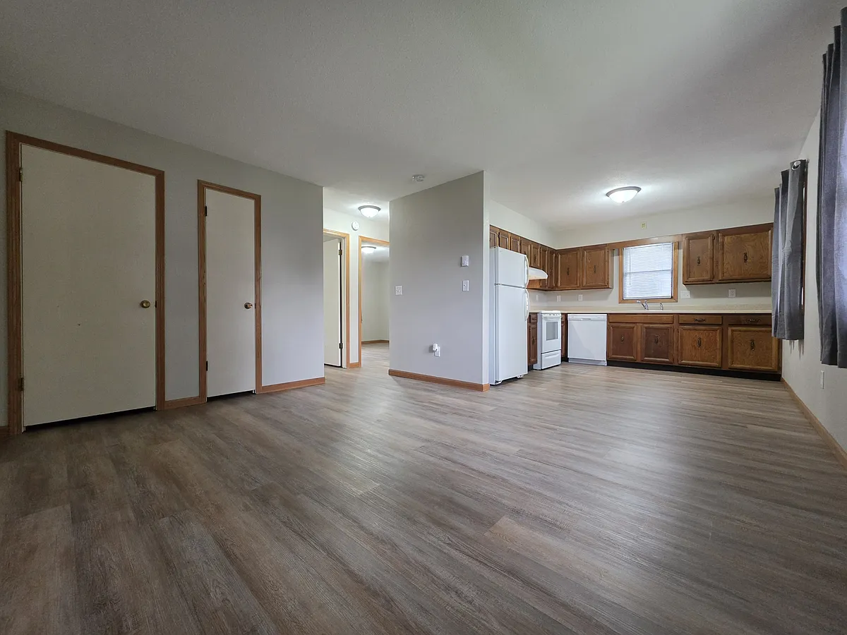 Building Photo - 405 3rd Ave SW #4