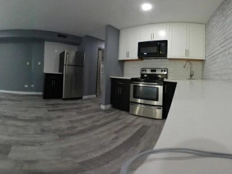 2828 N Burling St #308 — Photo 3