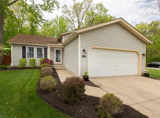 6104 Ridgeview Blvd, North Ridgeville, OH 44039