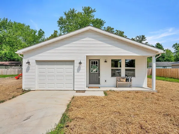 387 Hel Mar Dr, Mitchell, IN 47446