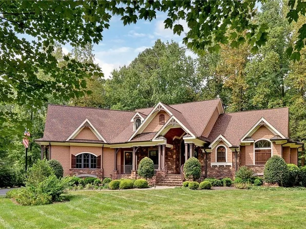 8875 Porto Ct, New Kent, VA 23124