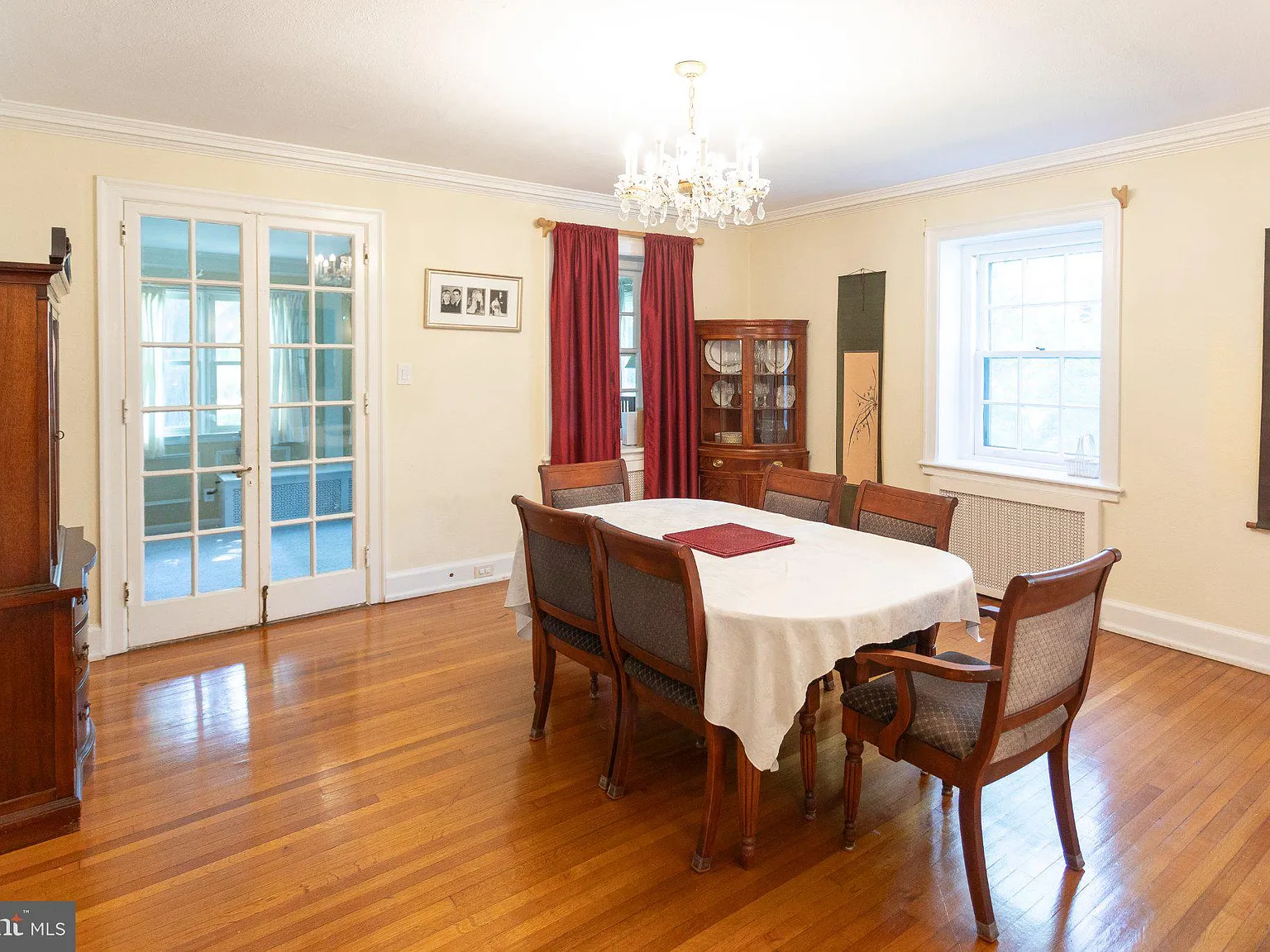 6 bed, 5.0 bath, 3528 sqft, $4,400 — Photo 4