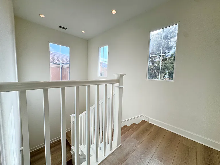 128 Hargrove — Photo 12