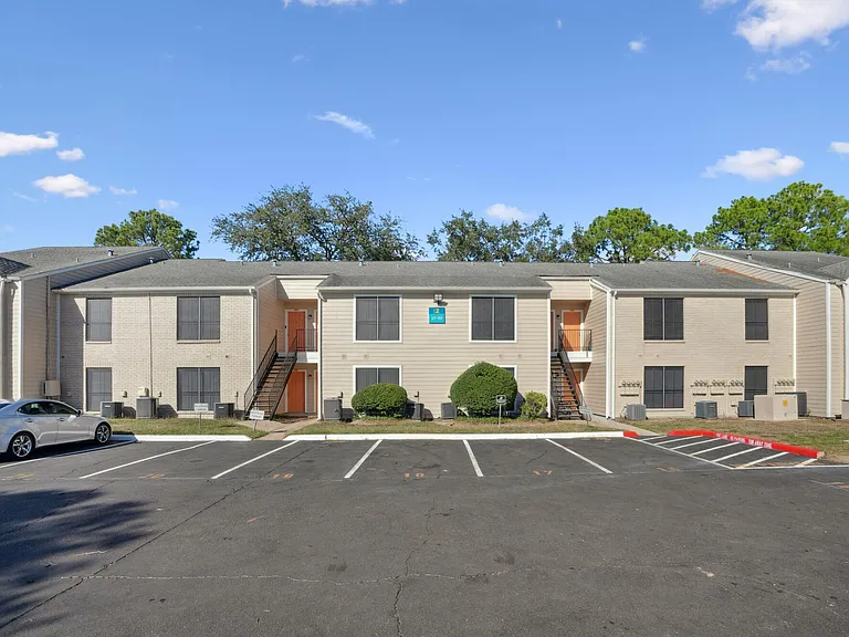 Caldera Apartment Homes — Photo 17