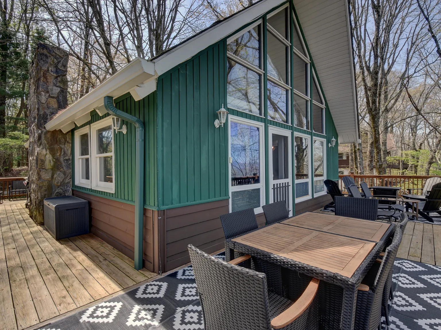 4 bed, 2200 sqft, $3,750 — Photo 3
