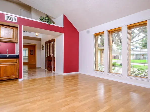 2520 Hadley Cir, Sugar Land, TX 77478