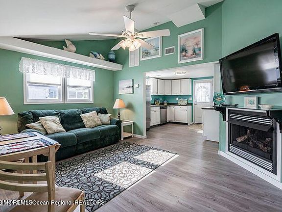 3rd image of 268 Fremont Ave
