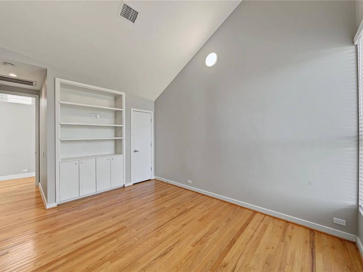2 bed, 2.5 bath, 2000 sqft, $875 — Photo 3