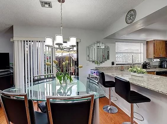 4th image of 624 SE 12th Ct APT 8