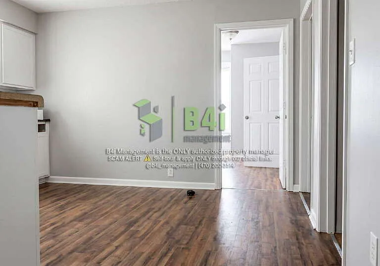 560 Radcliff Ave — Photo 5