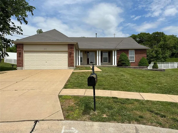 2143 San Juan Dr, Arnold, MO 63010