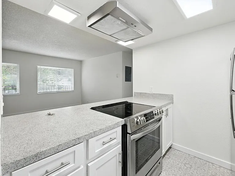 51 Hayes Pl SW — Photo 17