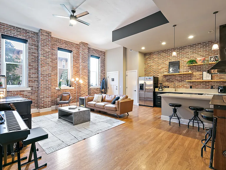 2525 College St #1105 — Photo 4