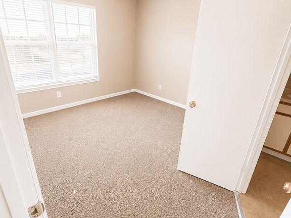 5th image of 3401 Prestwick Square Dr #14