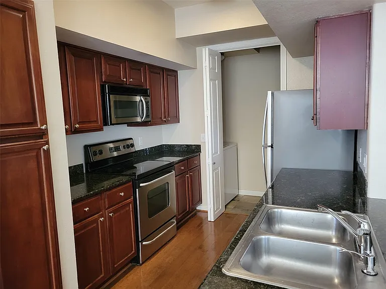 7575 Kirby Dr #1211 — Photo 7
