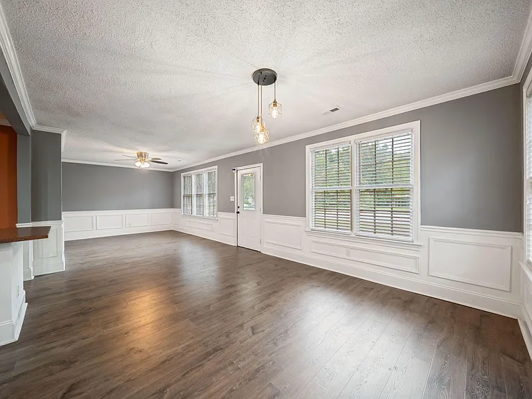 438 E Charlotte Ave #1 — Photo 2